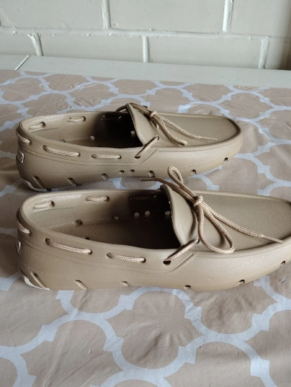 Tucket Men's Size 8 Boat Shoes Slip Resistant Non-Marking Drainage Sole Tan